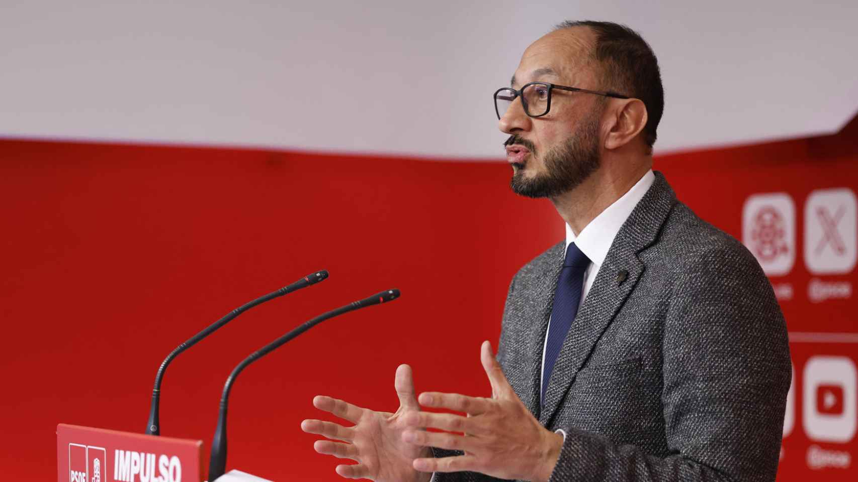 El secretario del Área Institucional del PSOE, Alfonso Rodríguez Gómez de Celis, este lunes en la sede del PSOE en Ferraz.