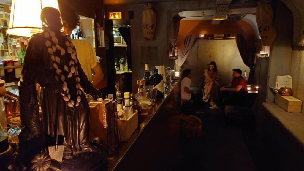 El bar clandestino parisino, UC 61