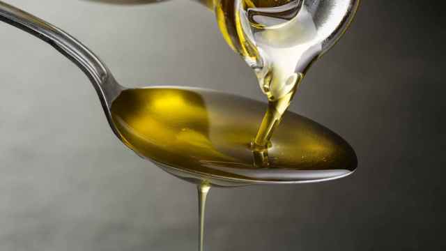 El truco del aceite de oliva para conseguir unas cejas pobladas.