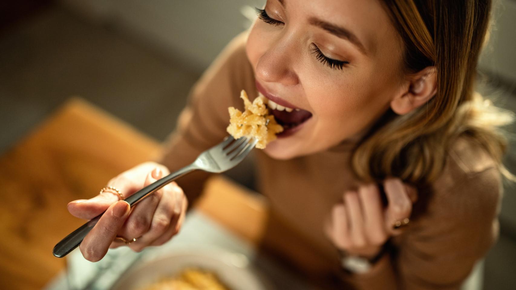 Questo è un semplice trucco che usano le donne italiane per mangiare la pasta senza ingrassare: in Spagna viene ignorato