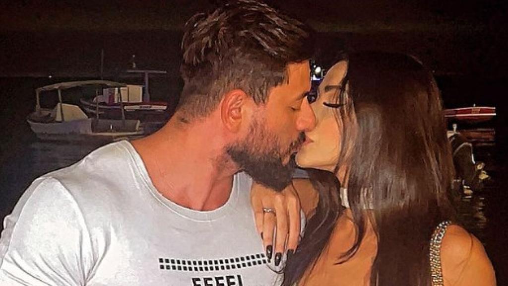 Imagen de Denis junto a su novia.