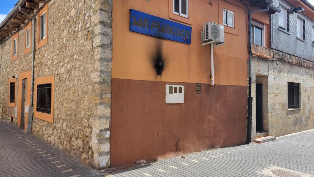 Fachada del Bar Sala San Francisco de Villanubla