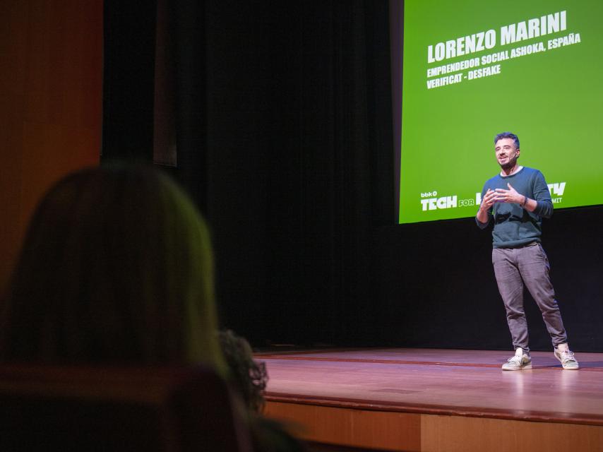 Lorenzo Marini, sobre el escenario del Guggenheim bilbaíno.