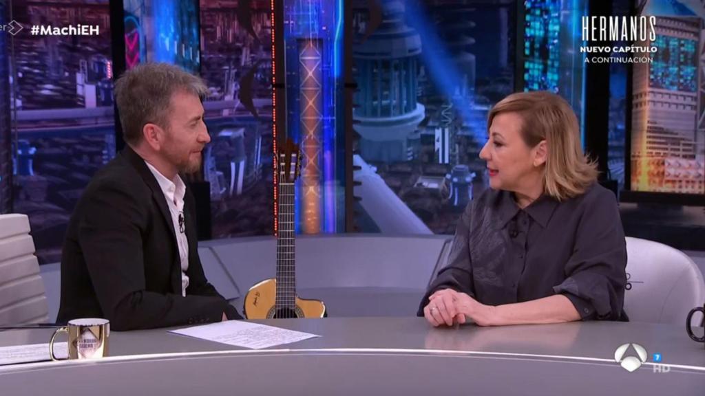 Pablo Motos y Carmen Machi en 'El Hormiguero'.