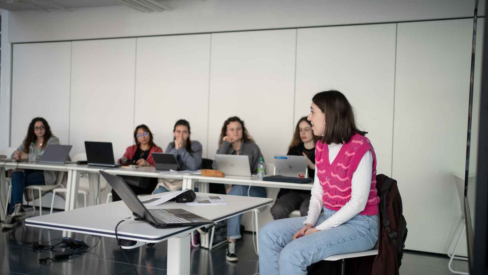 Las clases se imparten en el céntrico y moderno campus de la Universidad Camilo José Cela en la Castellana.