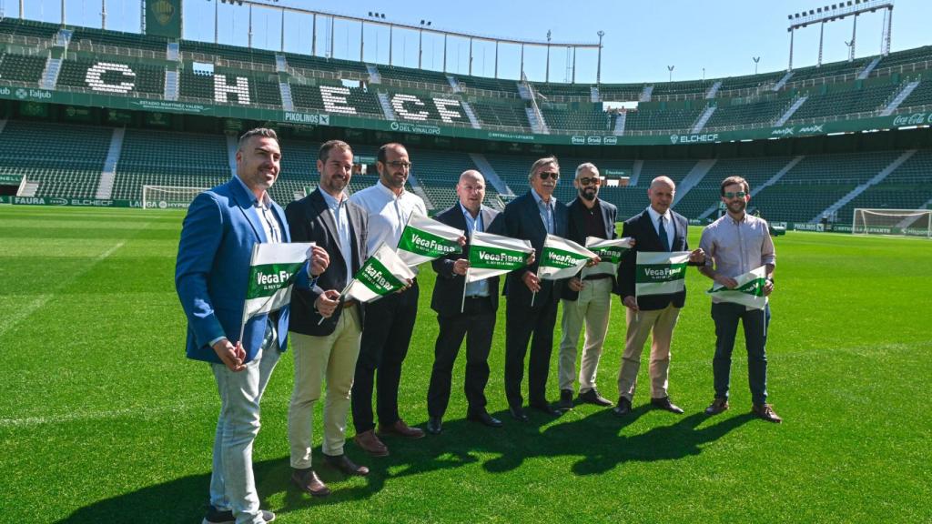Se repartirán 15.000 banderas franjiverdes entre la afición.