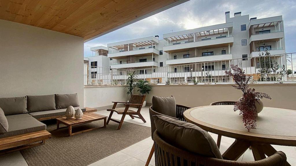 Así e Fioresta, la primera promoción de viviendas en altura con estructura de madera de Aedas en Alicante