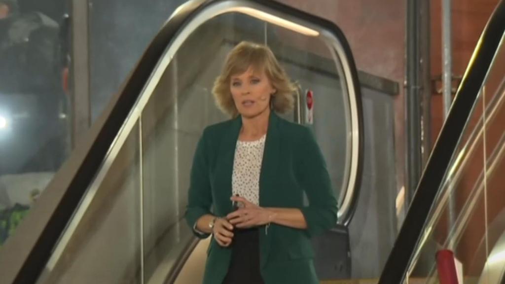 El 'Telediario 1' arrancó con un espectacular plano secuencia de Marta Carazo en Atocha.