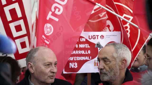 El secretario general de UGT Castilla y León, Faustino Temprano, asiste a la protesta por el bloqueo de la negociación del convenio colectivo de trabajadores de atención a la discapacidad