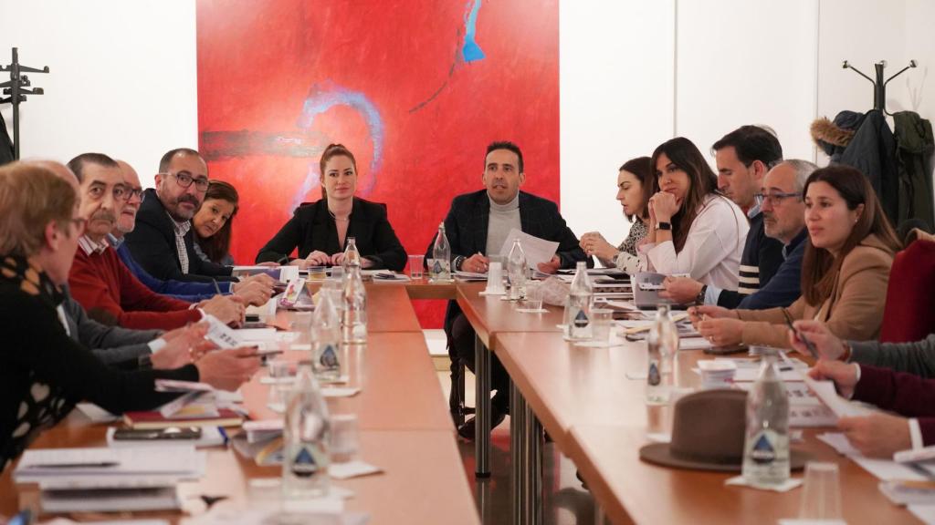 La Diputación de Valladolid se reúne con las juntas de cofradías de la provincia