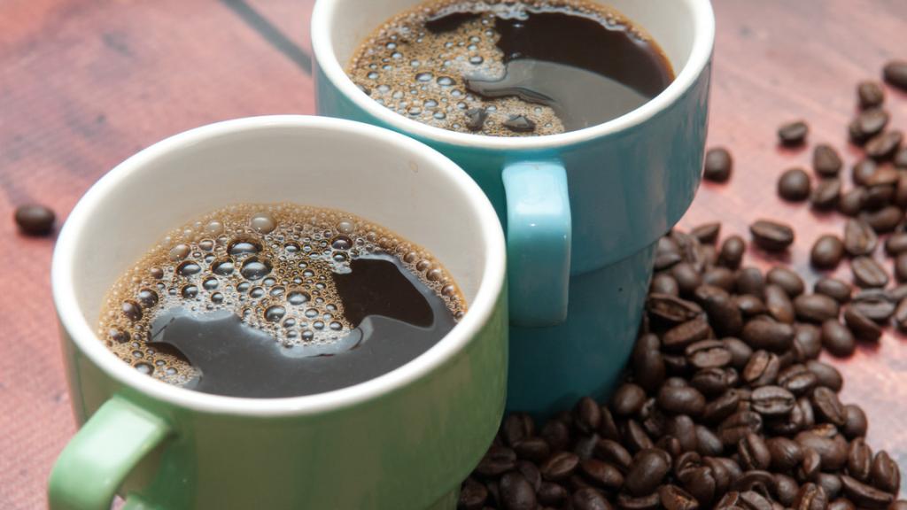 Unos vasos de café.