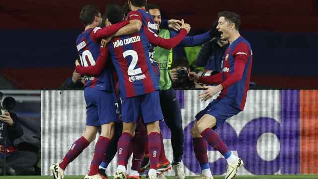 Los jugadores del Barcelona celebran uno de los goles ante el Nápoles.