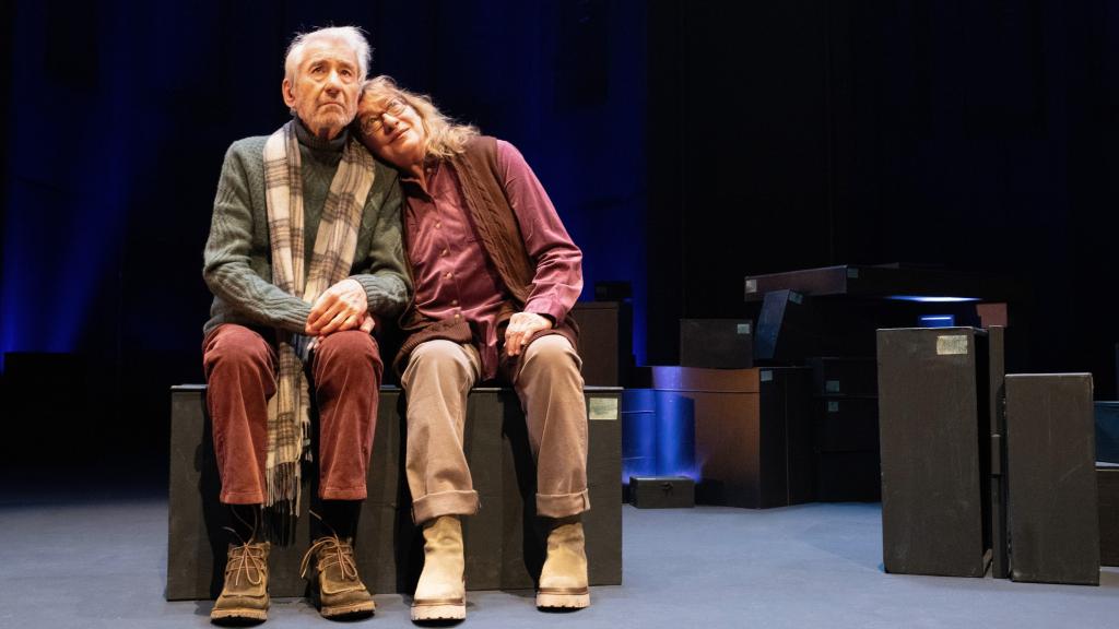 José Sacristán y Ana Marzoa en un momento de 'La colección', de Juan Mayorga, en el Teatro de la Abadía