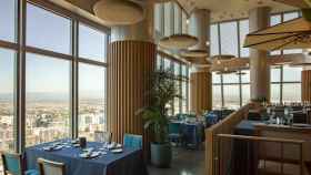 El restaurante más alto de España está en Madrid: comida mediterránea a 160 metros de altura.