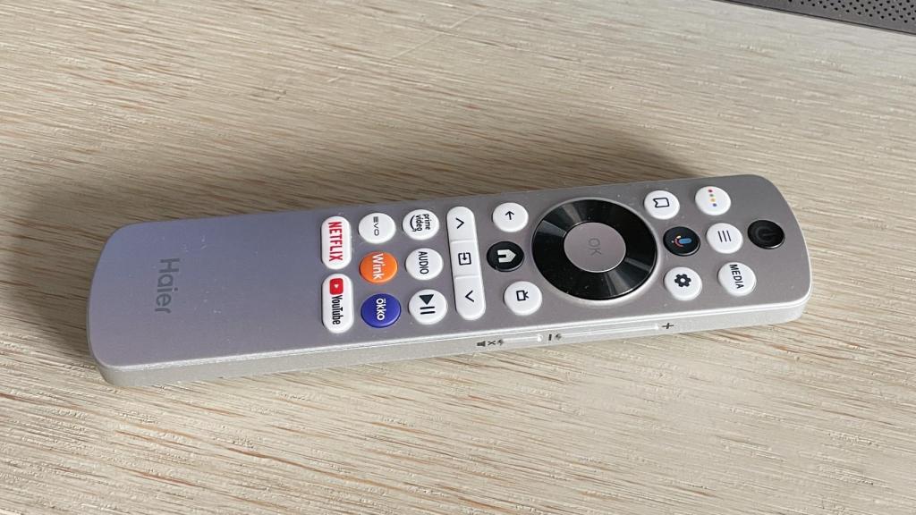 El mando del televisor Haier M95E.