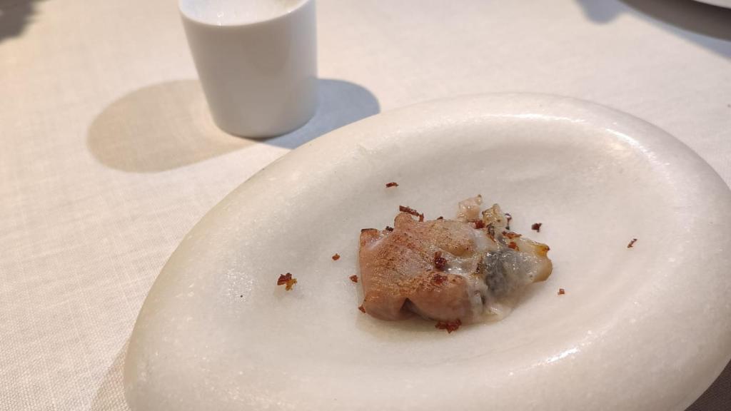 Ostra y jamón.