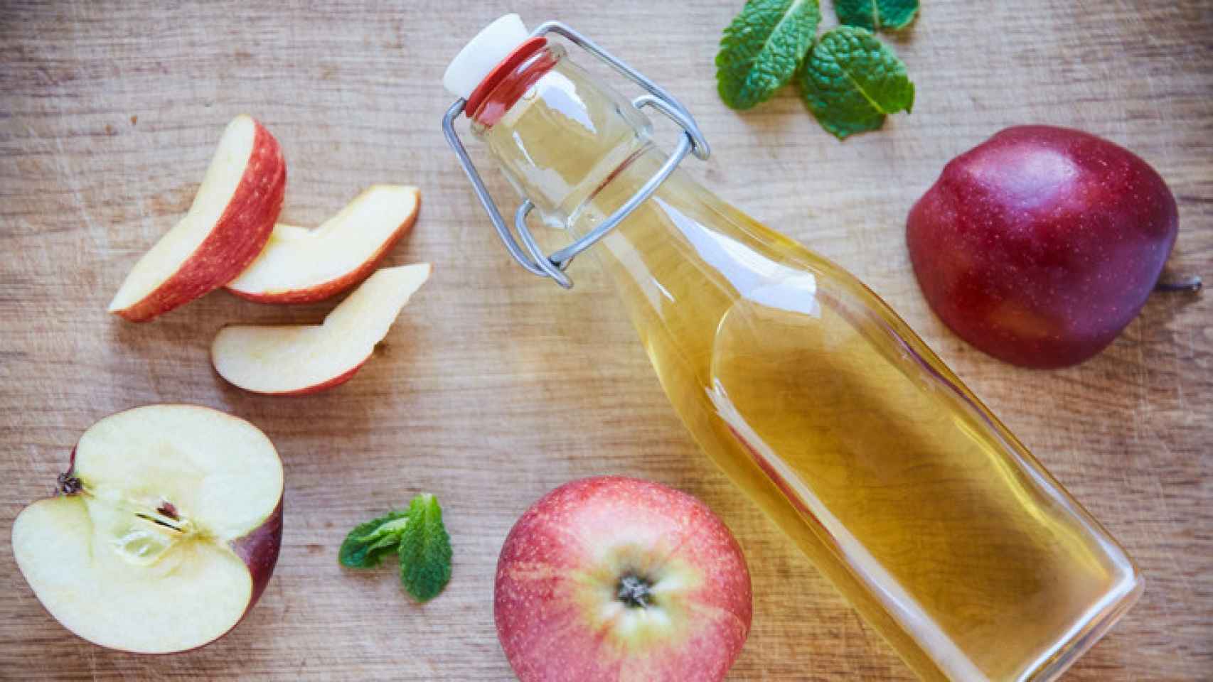 El vinagre de manzana es perfecto para solucionar problemas de los pies.