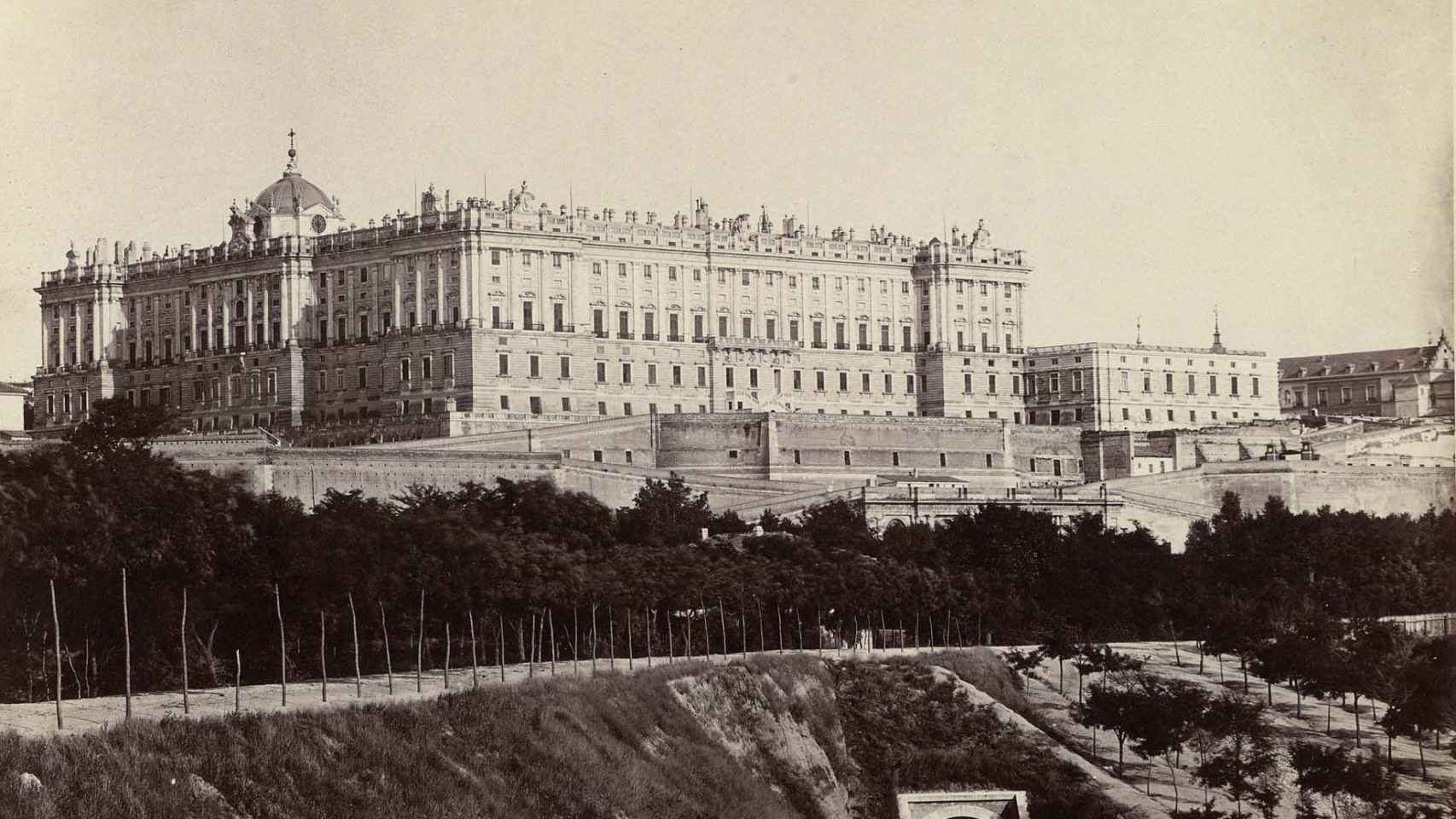 Fotografía del Palacio Real de Madrid en 1870.