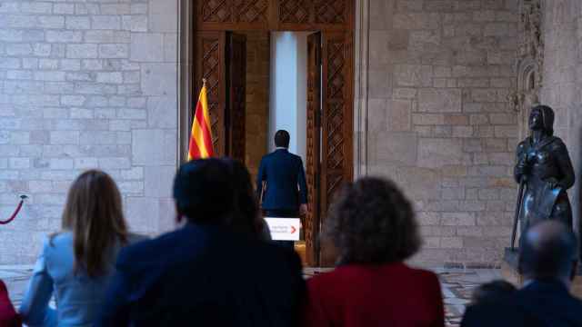 El presidente de la Generalitat, Pere Aragonès, tras comparecer ante los medios, en el Palau de la Generalitat.