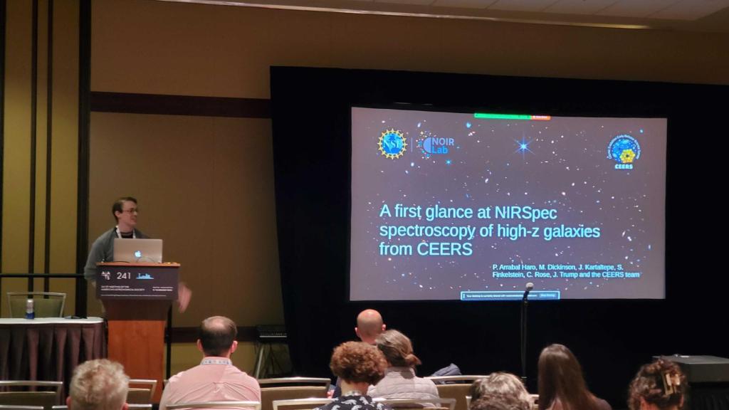 Arrabal, en una de sus conferencias.