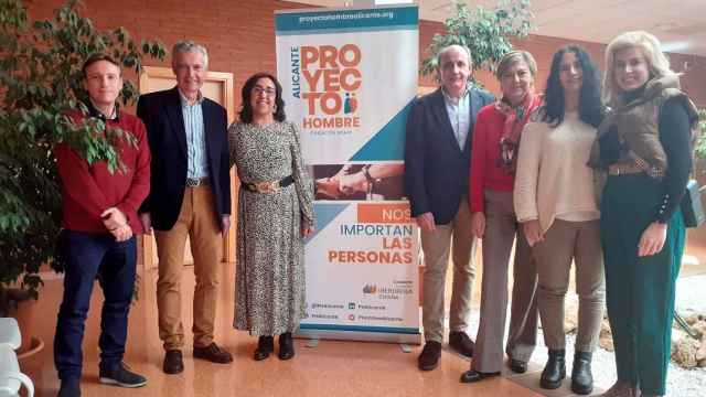 Representantes de la Fundación Iberdrola visitan Proyecto Hombre Alicante.