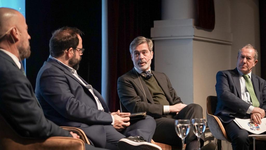 Mesa sobre retos de la economía andaluza para el desarrollo.