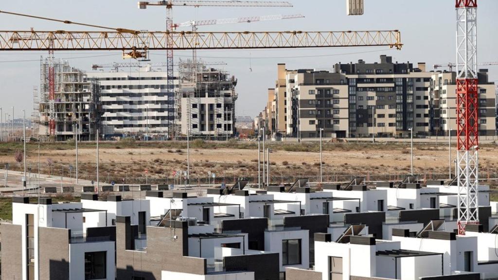 Imagen de archivo de varios bloques de viviendas.