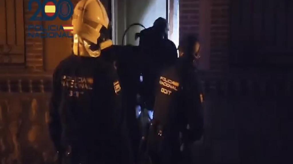 Policía Nacional deteniendo a una banda de ladrones que robaba en casas de futbolistas.