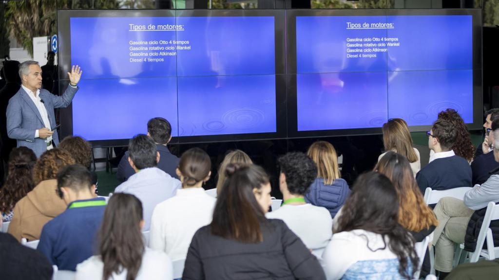 Un momento de la exposición de Carlos Sedano