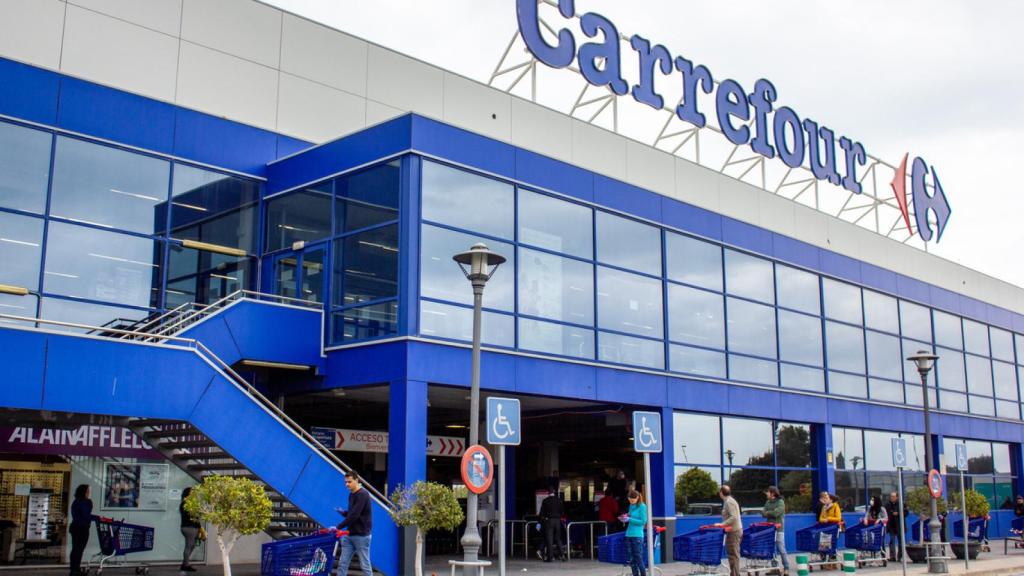 Adiós a los AirPods Max: Carrefour sorprende con la copia exacta por 18 euros que arrasa en España