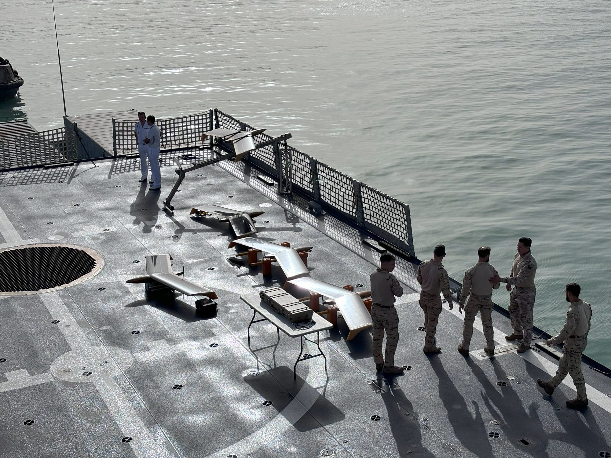 Dron de Marine Instruments en un buque de la Armada Española. Fotos: Cedidas