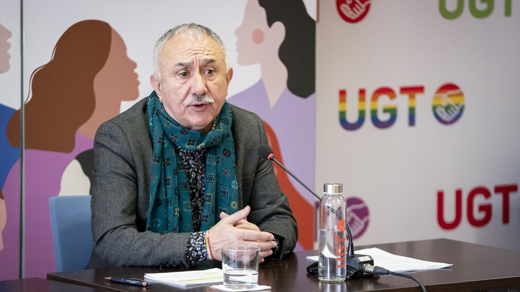El secretario general de UGT, Pepe Álvarez, durante rueda de prensa, en la sede UGT.
