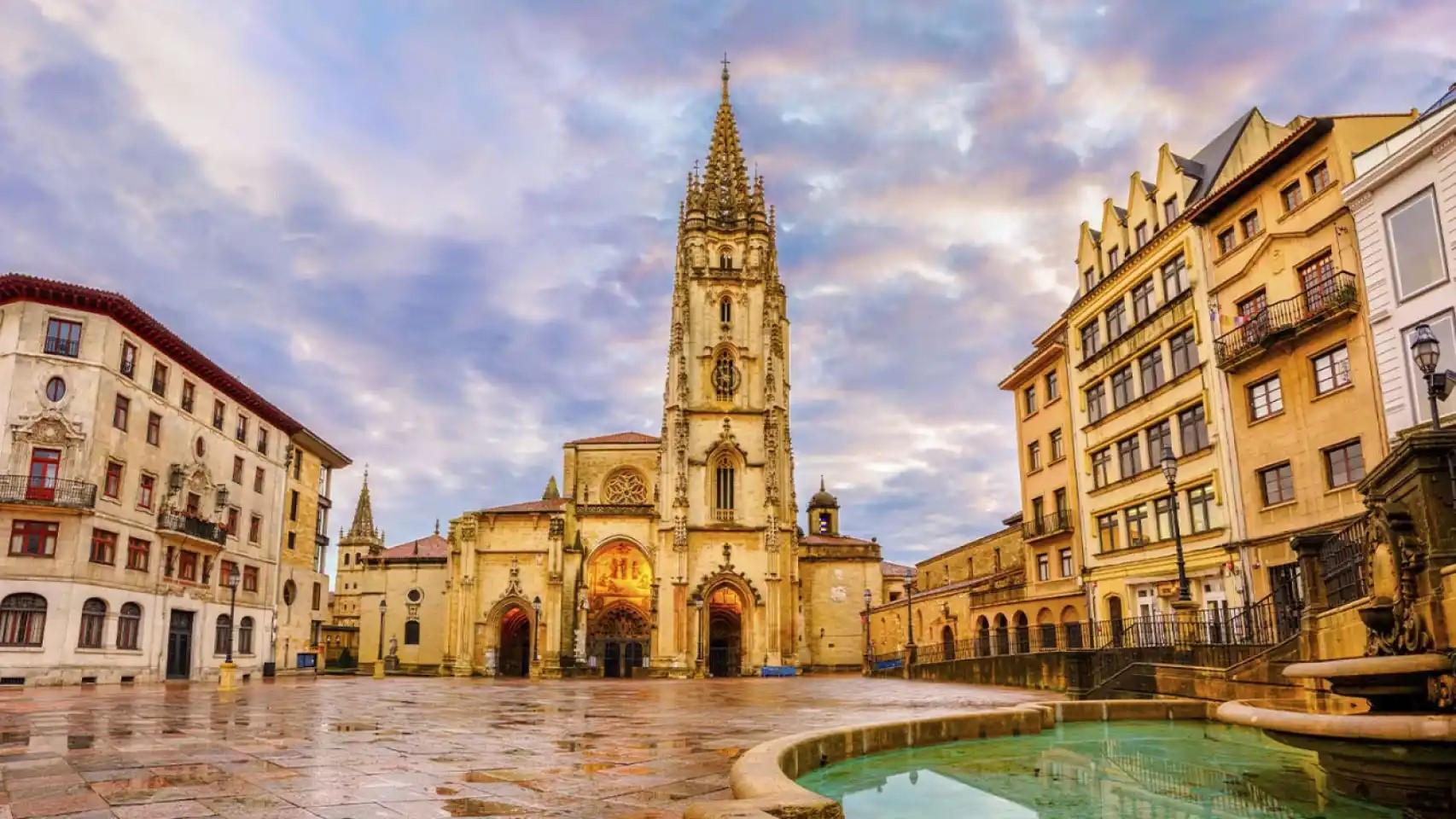 Santa Iglesia Basílica Catedral Metropolitana de San Salvador de Oviedo.