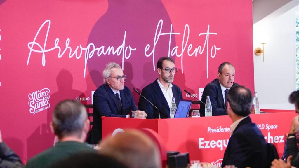 Jesús Navarro, Ezequiel Sánchez y Carlos Baño, en el Cámara Business Club.