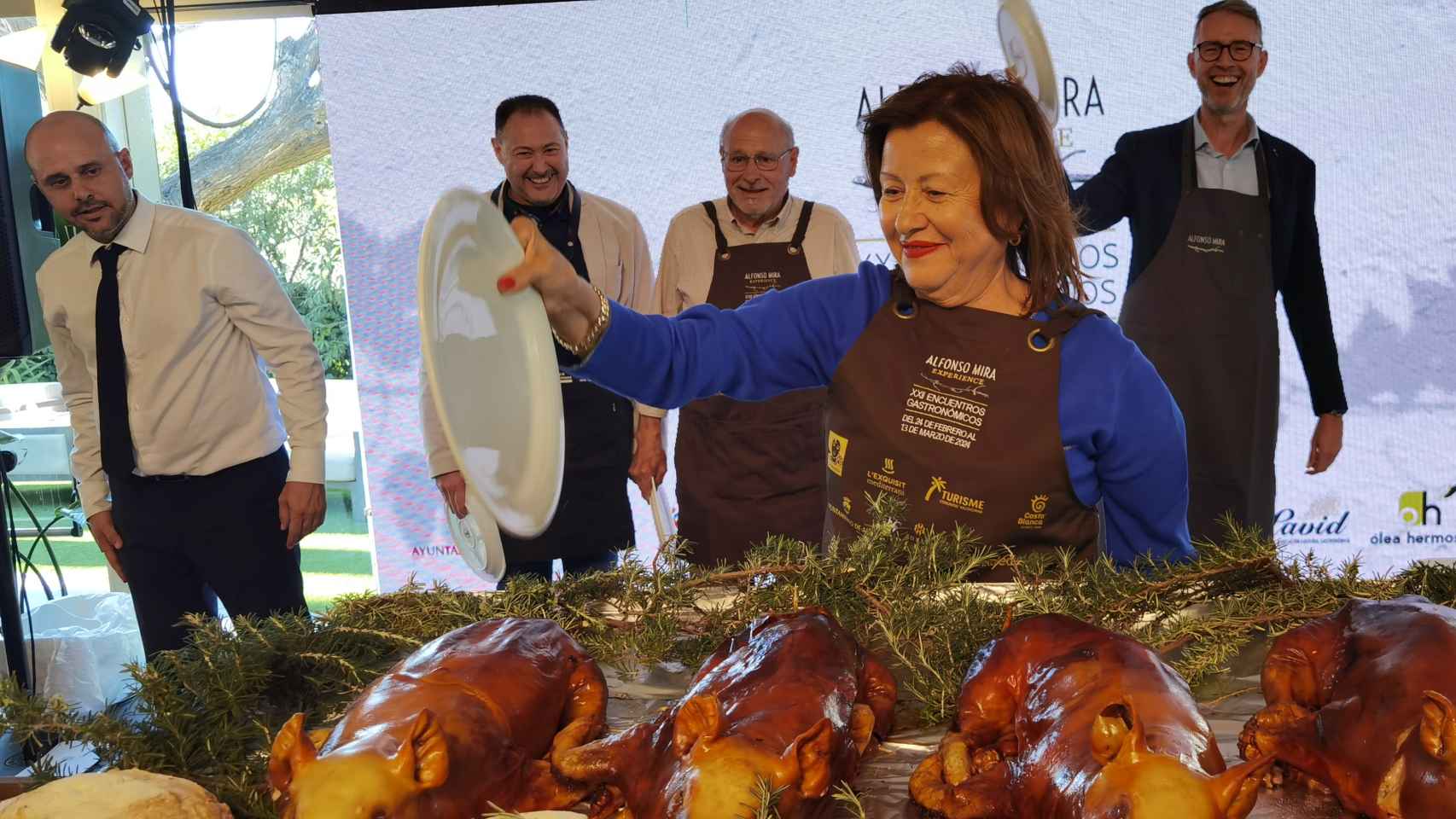 El martes celebraron el día del cochinillo en los encuentros gastronómicos de Alfonso Mira.