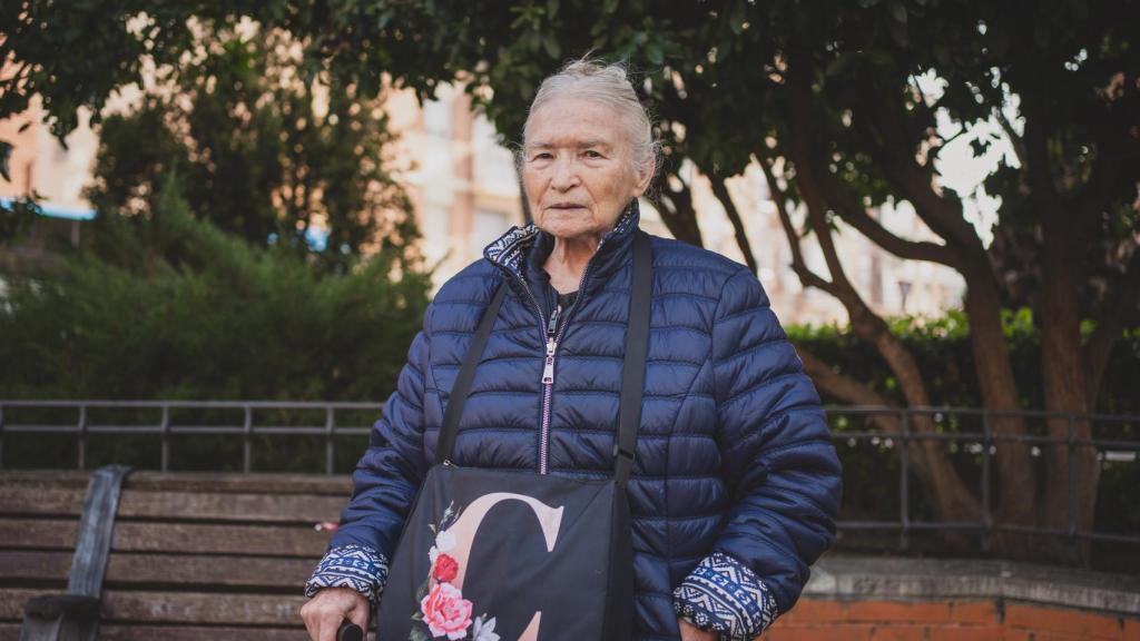 Carmen en uno de sus paseos por el parque