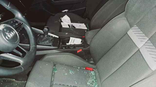 El interior del coche robado.