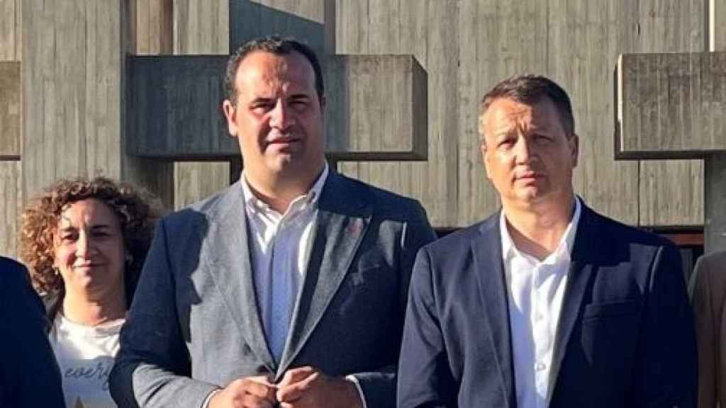 Agustín Rodríguez, nuevo alcalde, junto al secretario provincial del PP, David Mingo