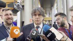 Carles Puigdemont atiende a los medios, este jueves, en la sede de Estrasburgo del Parlamento Europeo.
