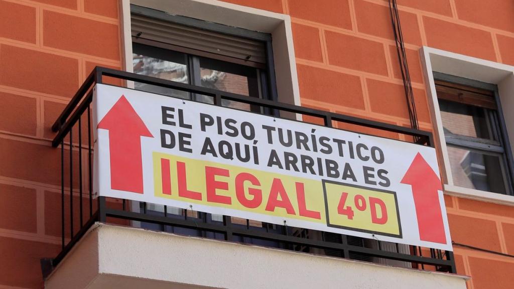 Varias ciudades intentan regular la proliferación de pisos turísticos.