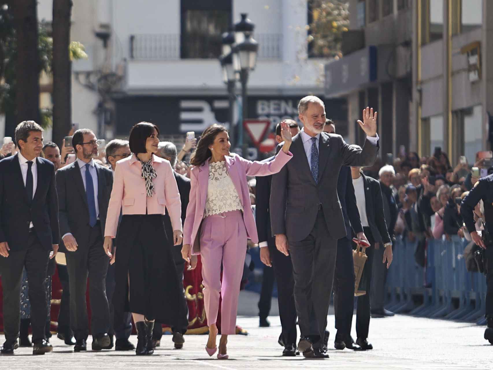 Los Reyes llegan a Ayuntamiento de Valencia.