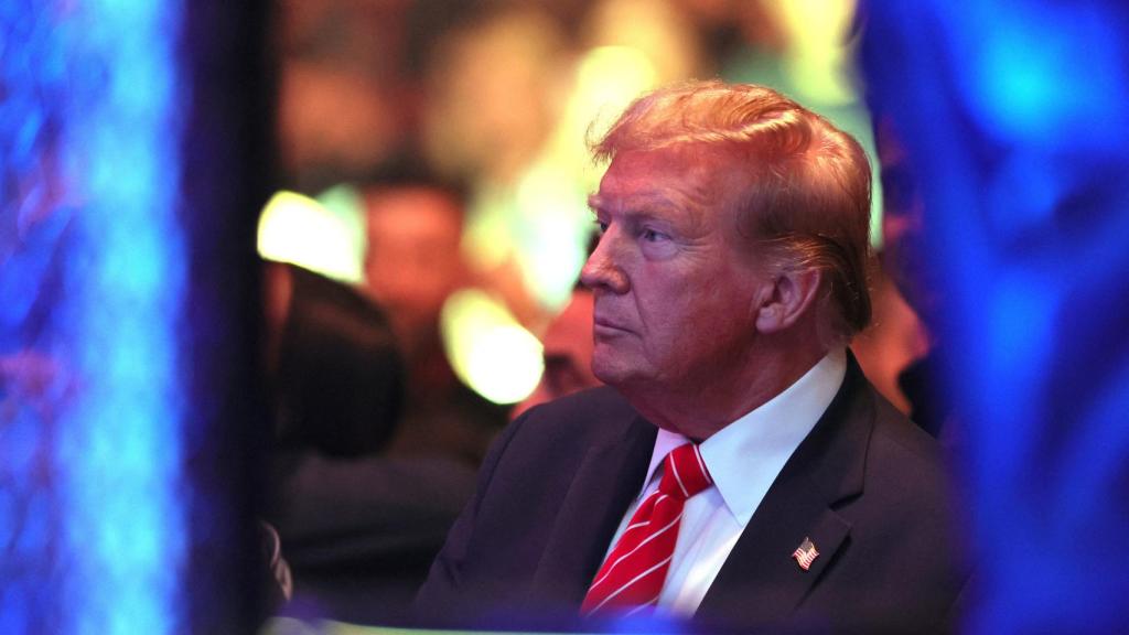 Donald Trump viendo un combate de la UFC en Florida.