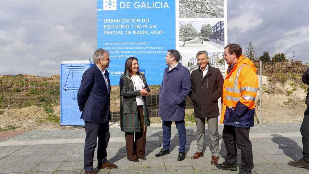Anuncio de la autorización de patrimonio cultural para urbanizar el polígono 3 de Navia, en Vigo.