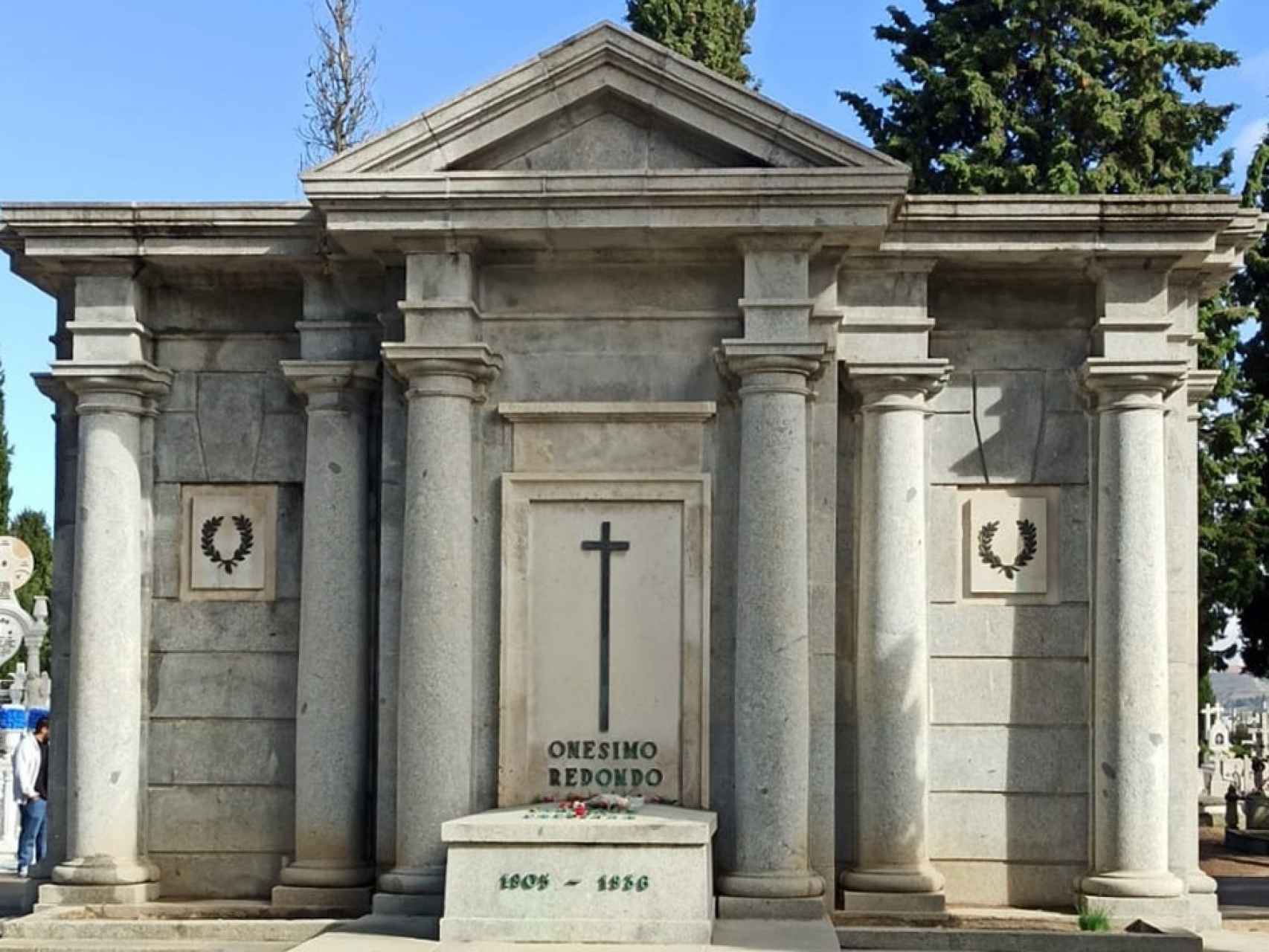 El mausoleo de Onésimo Redondo en el Cementerio de El Carmen de Valladolid.