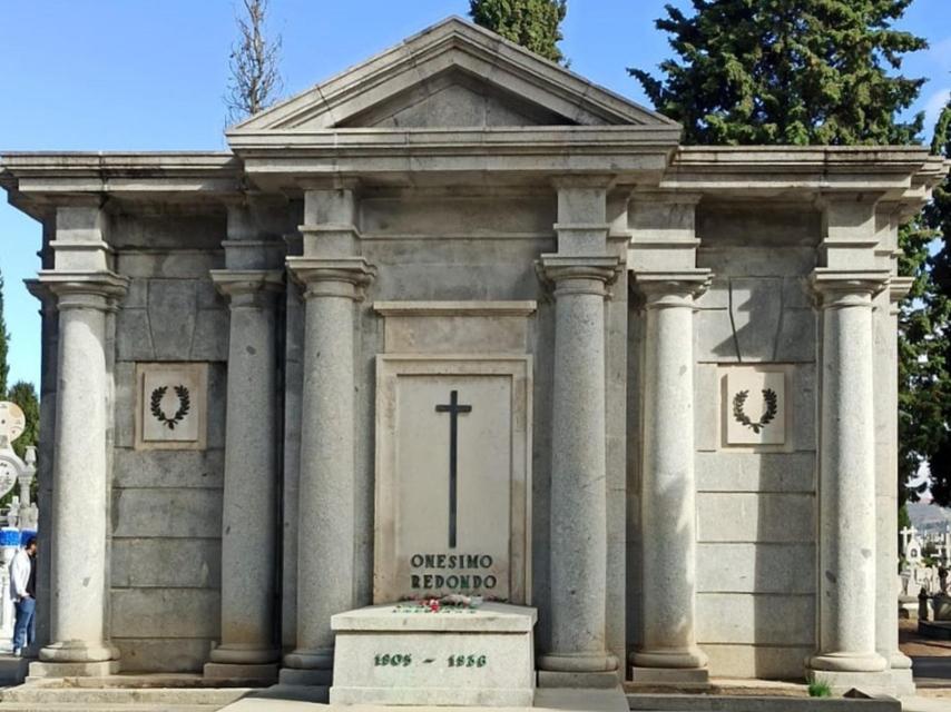 El mausoleo de Onésimo Redondo en el Cementerio de El Carmen de Valladolid.