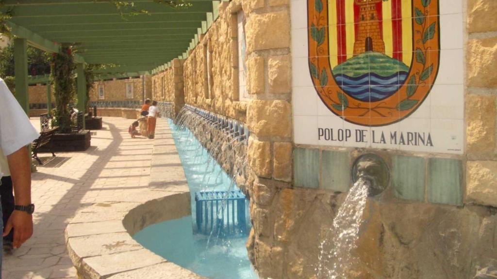La emblemática fuente de Polop.