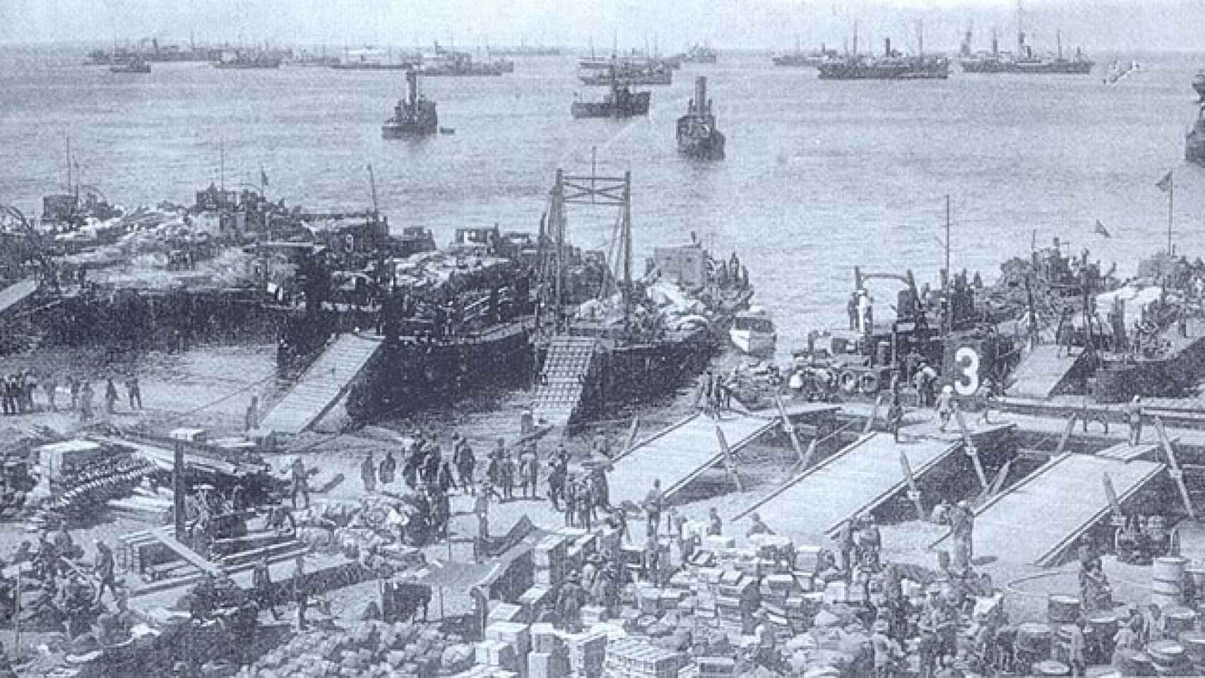 Playa de Morro Nuevo durante el desembarco de Alhucemas. Septiembre de 1925