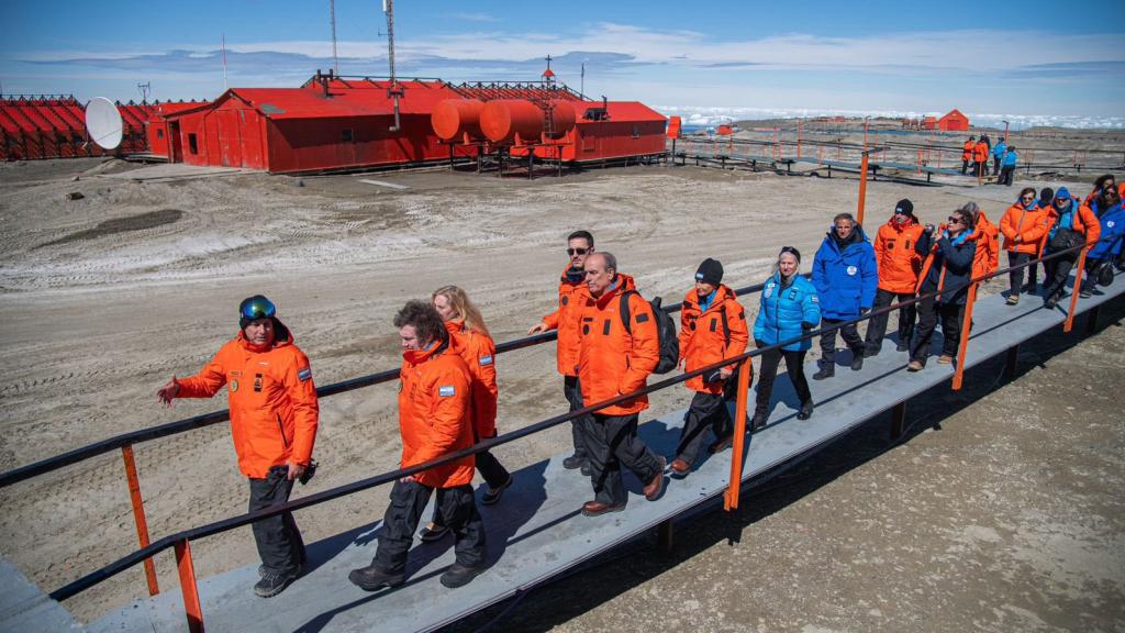 Visita del presidente Milei a las bases antárticas.
