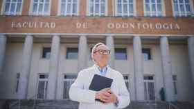 Mariano Sanz ha atendido a EL ESPAÑOL en los laboratorios de la Facultad de Odontología de la UCM.