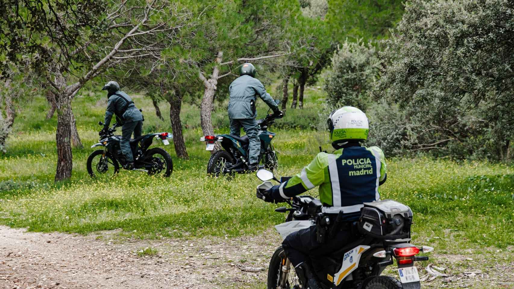 Agentes de la Policía Municipal de Madrid y de la Guardia Civil en un simulacro, en Madrid.